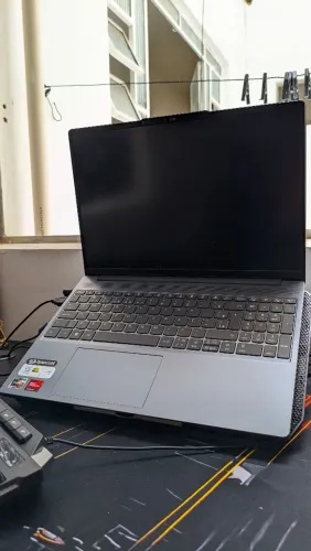 Notebook Lenovo slim 3