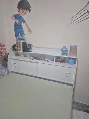 Cama de casal com cama auxiliar e Cabeceira