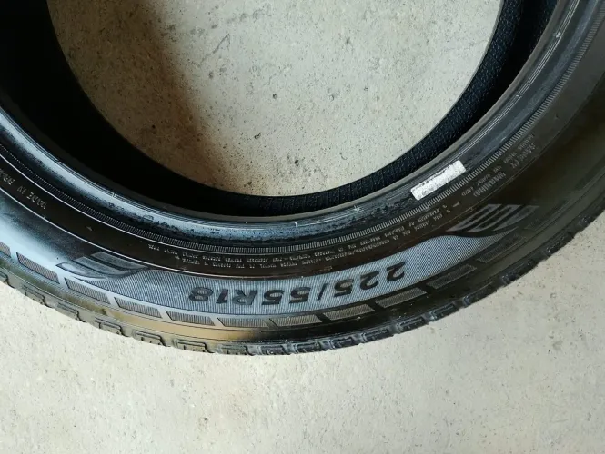 Vendo 2 Pneus da goodyear.leia a descrição.