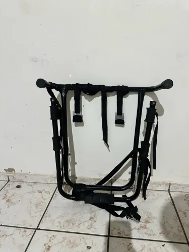 Suporte de carro para bicicleta + capacete de brinde