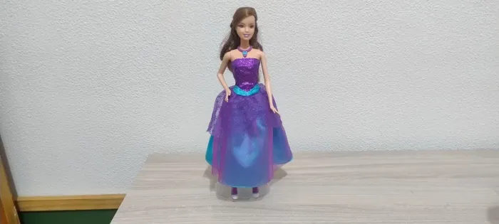 Boneca Barbie Moda e Magia - Maria Alice - Mattel