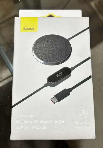 Carregador baseus de indução com mostrador digital