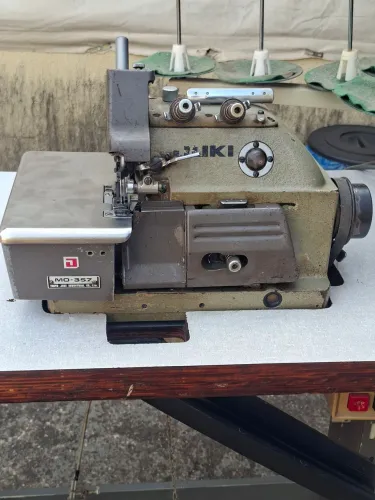 MÁQUINA DE COSTURA OVERLOQUE JUKI MO357