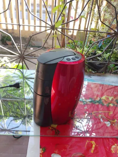 Vendo uma cafeteira semi nova, três corações, funciona perfeitamente