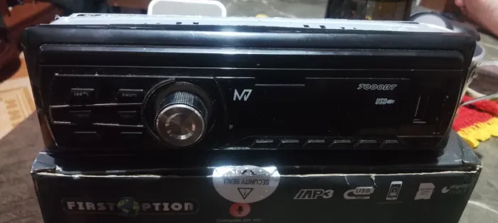 Rádio automotivo: MP3, USB, SD Aux. Am/FM, Bluetooth.