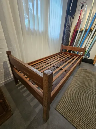 Cama de Angelim Pedra