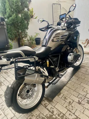 BMW R1200GS EXCLUSIVE PREMIUM em excelente estado de conservação.