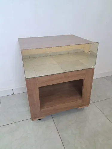 Mesa de cabeceira