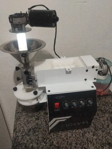 Máquina de Salgados em excelente estado (usado poucas vezes)