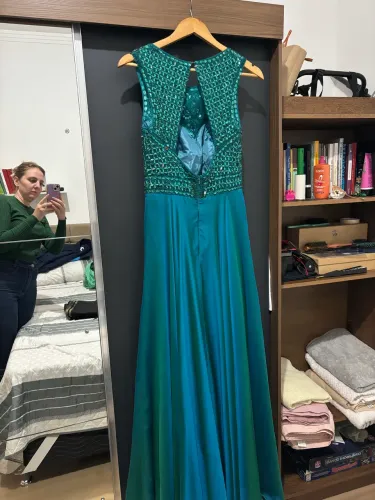 Vende- se vestido de festa