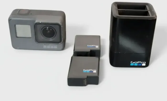 Câmera GoPro Hero 6 Black com duas baterias