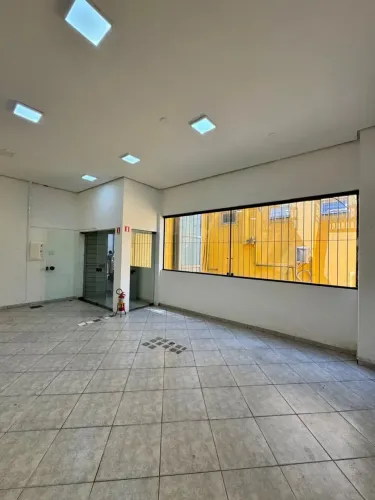 Ponto comercial/Loja/Box para aluguel possui 108 metros quadrados