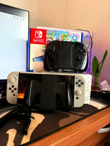 Nintendo Switch Desbloqueado (Troco por series s ou series x) - Completo com Caixa
