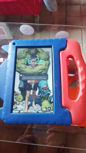 Vende se um Tablet infantil acompanha capa i carregador!