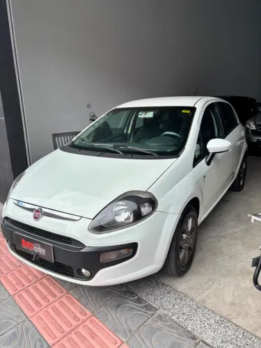 Fiat Punto Essence 1.6 Flex 16V 5P 2014