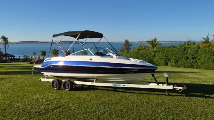 Lancha Triton 230 (2024) - Mercruiser 250hp | Único Dono | Impecável!