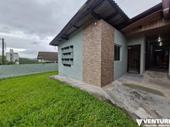 Casa com 4 dormitórios para alugar, 203 m² por R$ 3.843,00/mês - Escola Agrícola - Blumena