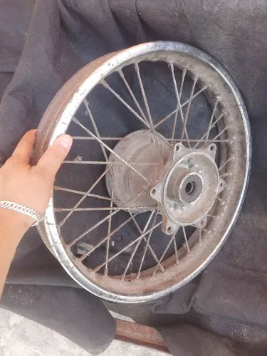 Jante de Bros traseira apenas empuerada pra vende logo