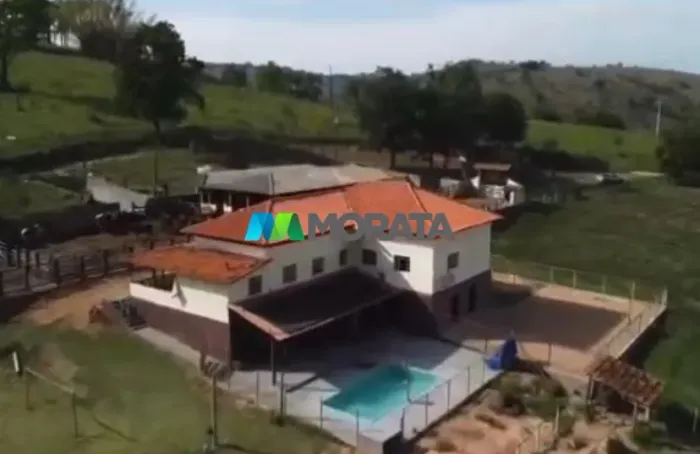 FAZENDINHA À VENDA - 16 HECTARES - OLIVEIRA (MG)