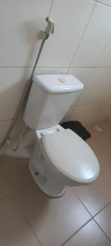 Vaso sanitário com caixa acoplada Belize (Deca)