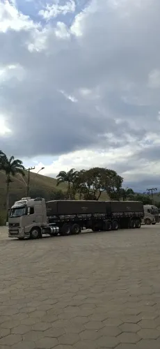 Volvo fh 440 2010 com bitrem graneleiro