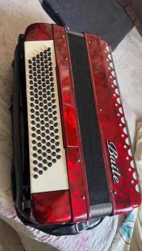 Acordeon terça e quinta de voz.