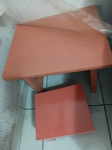 Mesa e banquinho infantil Rosa
