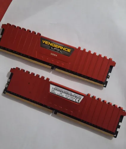 Kit 8GB (2x4GB) Corsair Vengeance LPX DDR4 2400MHz