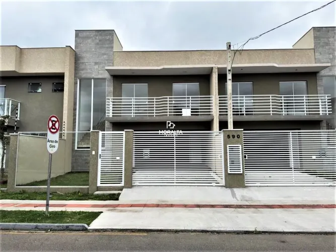 Excelente sobrado na Cidade Jardim, com uma faxada moderna sendo 03 Quartos Com Suite e Cl