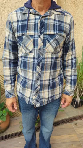 Camisa flanela com capuz P