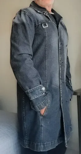 Trench coat em índigo black jeans