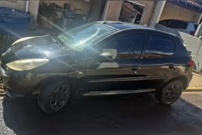 Peugeot 207 XR 1.4 Flex 8V 3P 2011