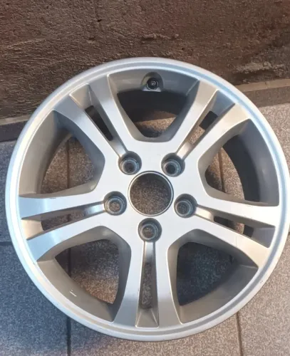 Vende se duas rodas de liga leve honda civic com 5 furos,,aro 16