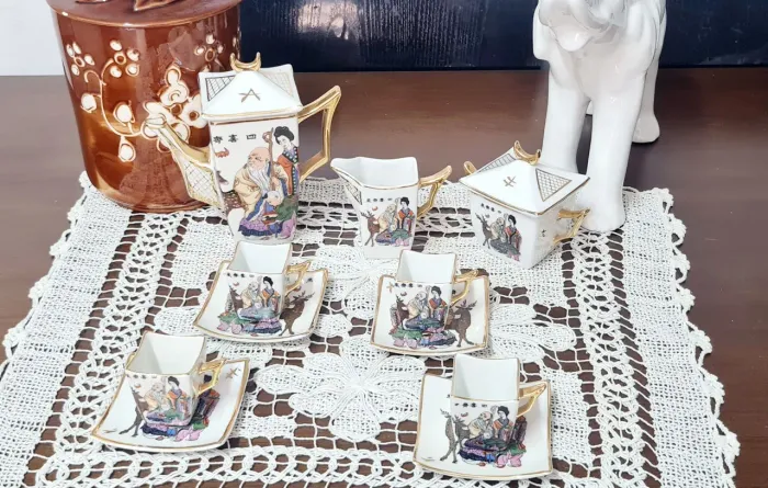 Antigo jogo de café em porcelana Condessa