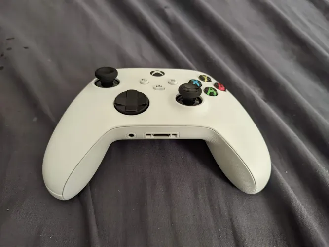 Manete Xbox séries s DDR5 - seminovo + mídia física (brinde)