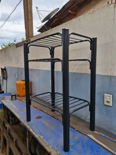Estante de ferro