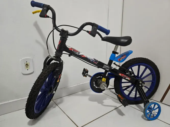 BICICLETA INFANTIL 4 a 7 ANOS