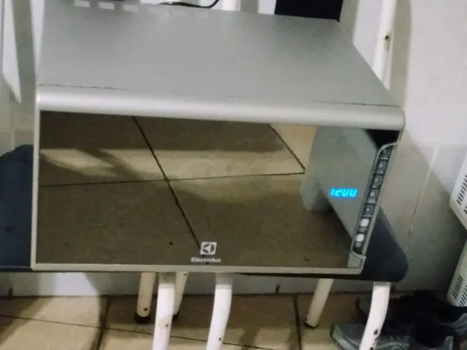Micro-Ondas Espelhado 31 Litros 