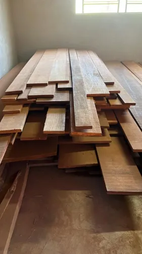 Madeira de lei (cerejeira, mogno, imbuia, pinheiro, amendoim)