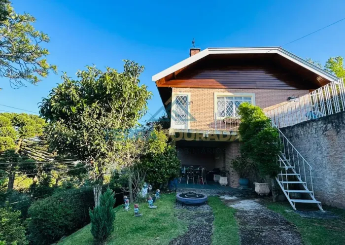 Casa de condomínio à venda em Campos do Jordão-SP