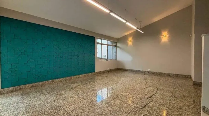 Casa comercial de alto padrão para alugar no Bairro Gutierrez