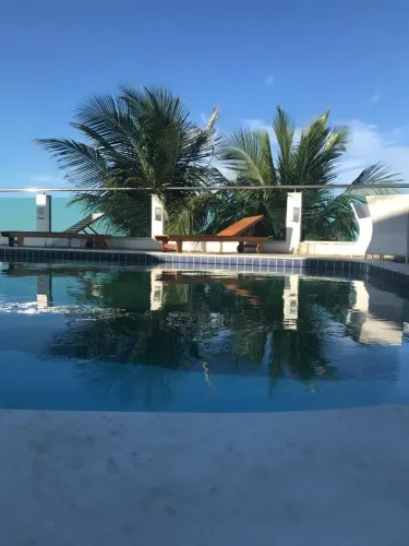 Casa para venda possui 350 metros quadrados com 6 quartos em Ponta Negra - Natal - RN