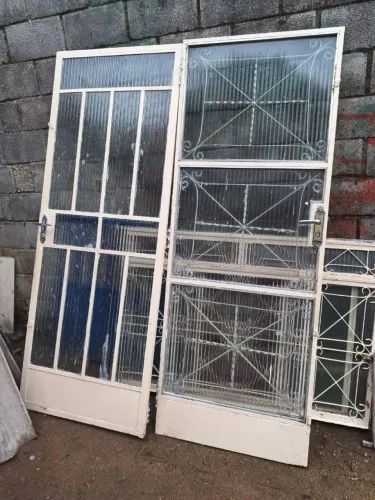 Portas e janelas de ferro