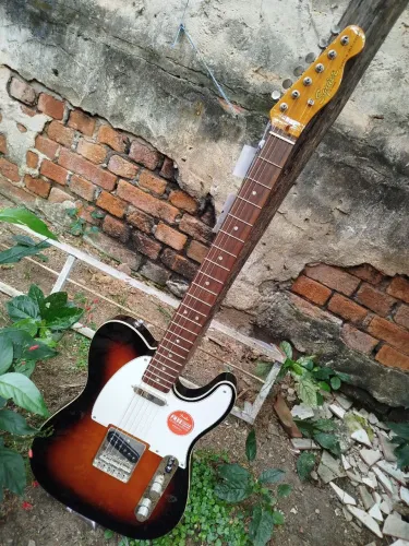 Guitarra Telecaster Custom Classic Vibe 60s