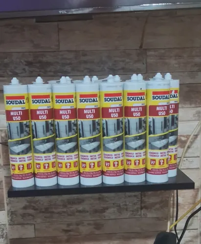 Silicone Acético preto SOUDAL (caixa c/12 unidades)