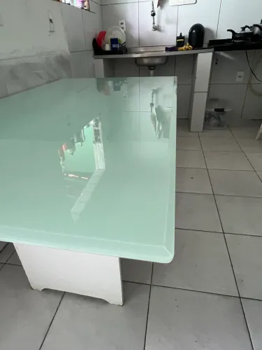 mesa com tampo de vidro temperado grosso