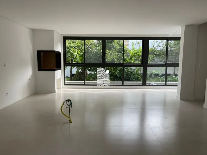 Casa, Córrego Grande, 03 Suítes, 02 Vagas