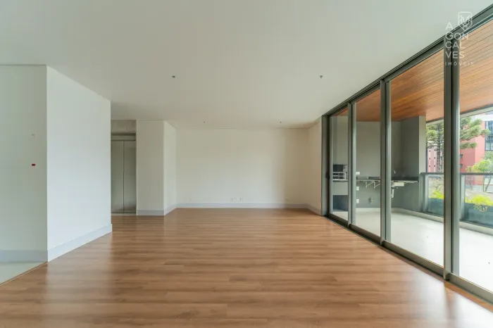 Apartamento no Quintessence, 03 Suítes, 03 Vagas, Elevador Privativo, Batel, Curitiba