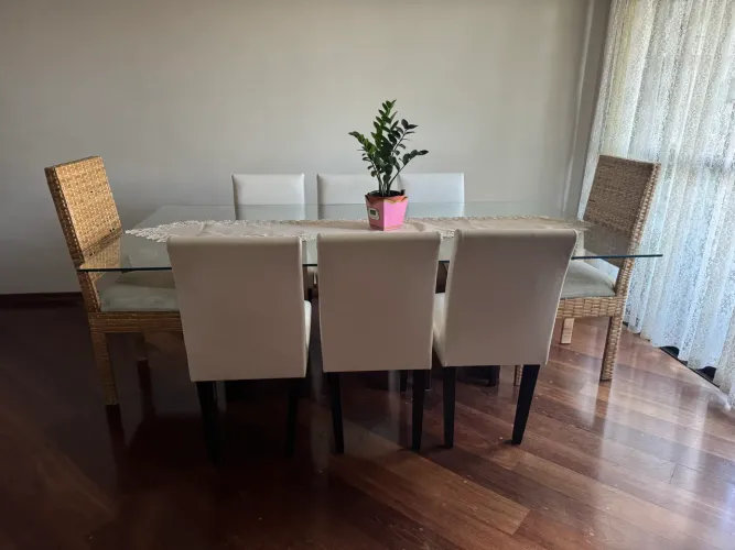 Mesa de jantar - 8 lugares