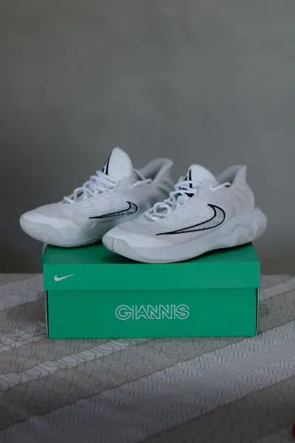 Nike Giannis Immortality 4